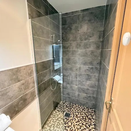 C Coispine En Rdc Face A La Meuse Charleville-Mézières