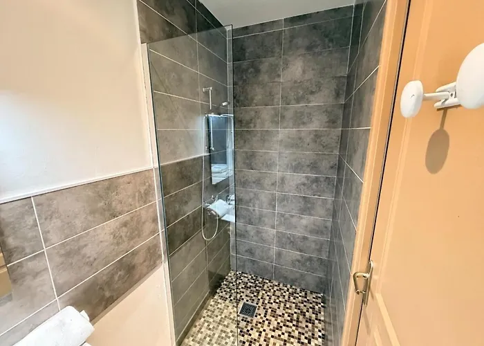 C Coispine En Rdc Face A La Meuse Charleville-Mézières